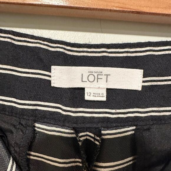 LOFT Striped Riviera Shorts - Picture 4 of 5